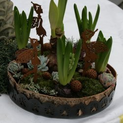 Zinkbakke med plads til blomster