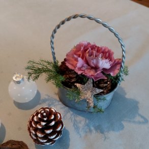 Lille zinkkurv med hank