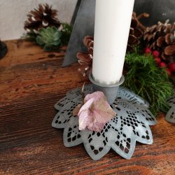 Lysestage i zink, knipling