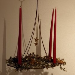 Adventsstage, jernstativ