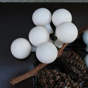 Sm� glaskugler, mat creamhvid